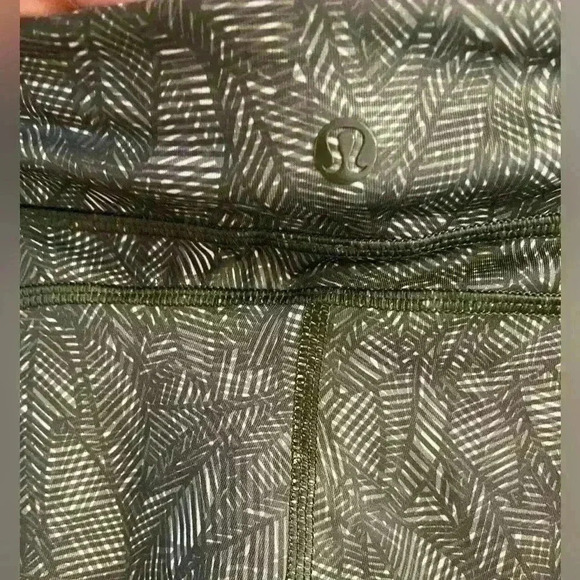 Lululemon cool to street mesh detail cropped leggings Sz 6 - Picture 4 of 5